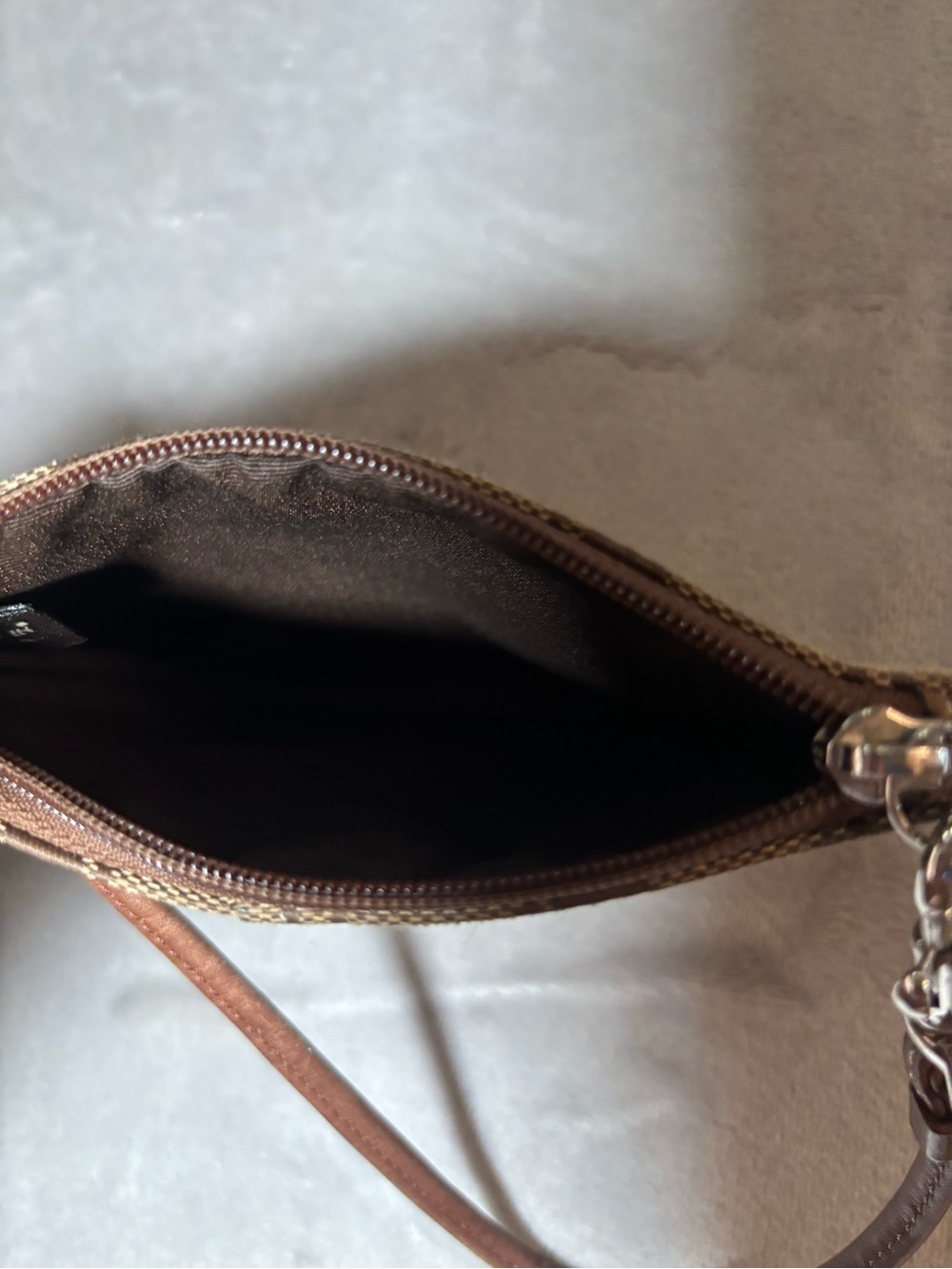 Coach Vintage Signature Wristlet - Picture 5 of 5